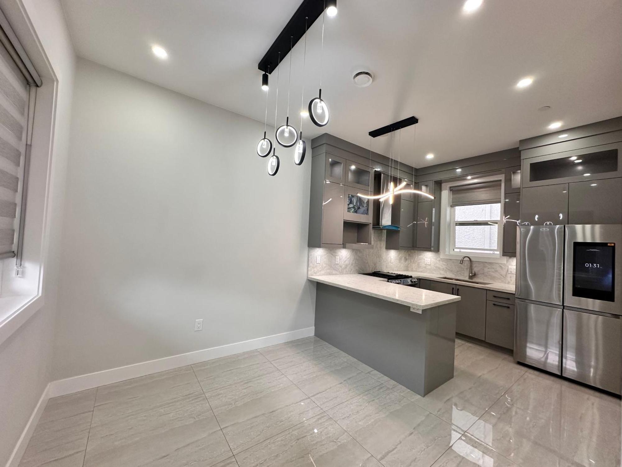 Modern And New House Near Pne With Big Garden And Free Parking Apartment Vancouver Exterior photo