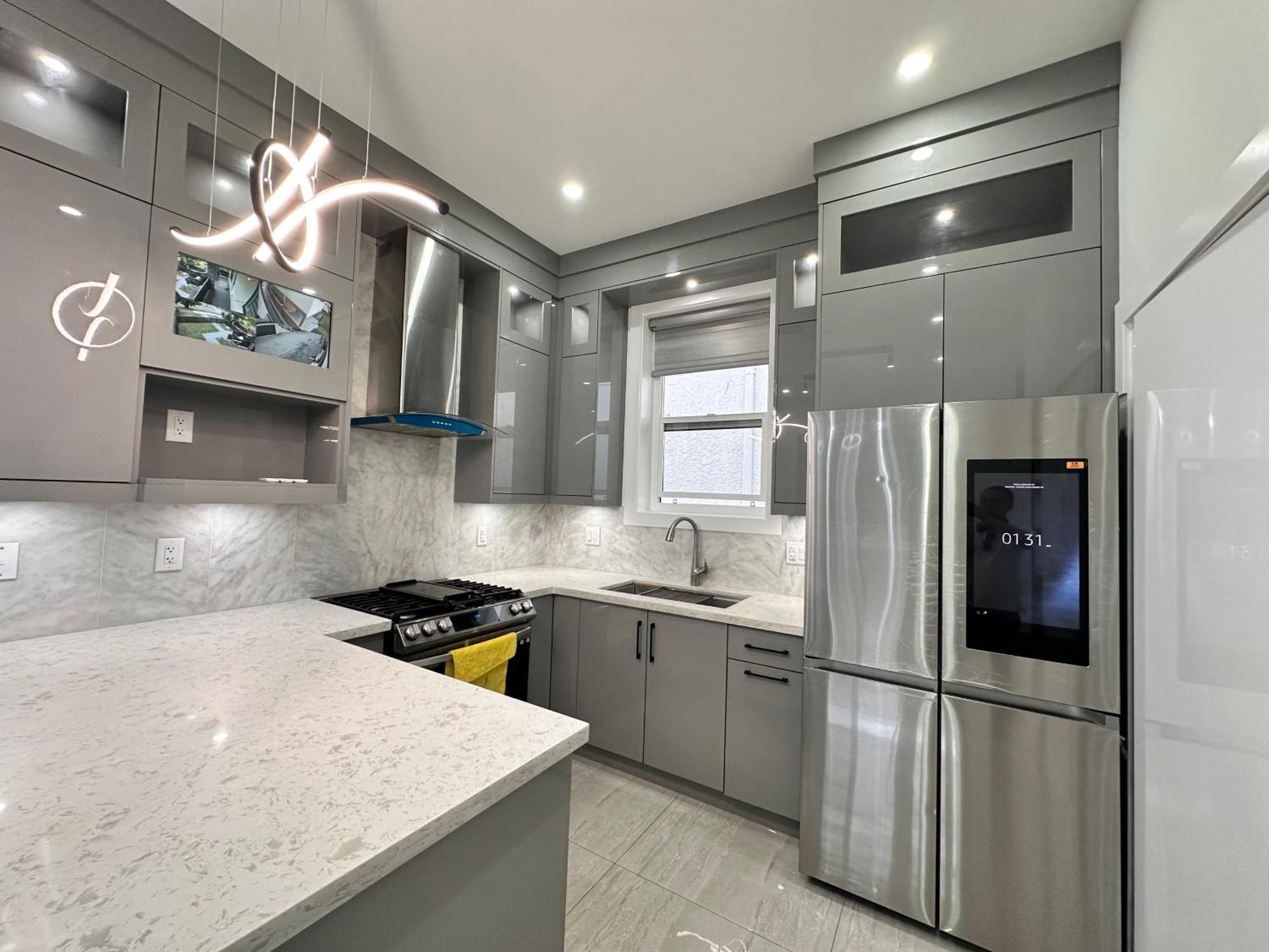 Modern And New House Near Pne With Big Garden And Free Parking Apartment Vancouver Exterior photo